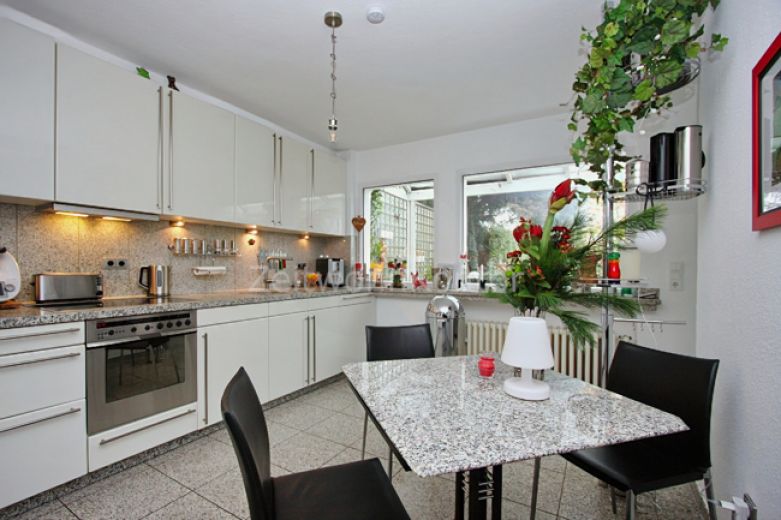 Voll m&ouml;bliertes Haus 176 m&sup2; | Expat-Family | ab 3 Monate | M&uuml;lheim/Speldorf Garten, Terrasse und Garage