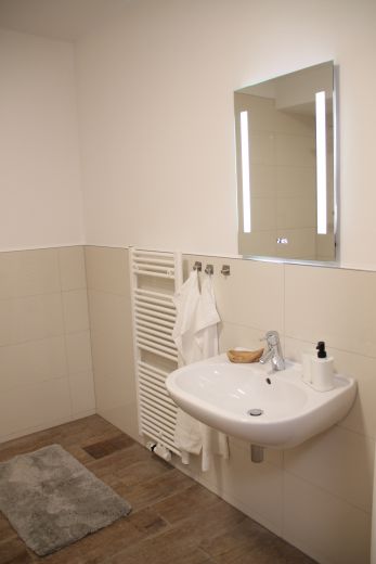 Hilden Stadtmitte, Vollständig möbilierte Wohnung 62qm