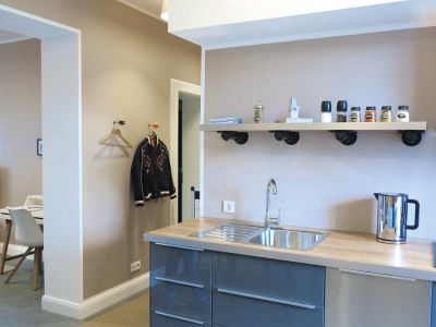 voll möblierte Wohnung mit Balkon, 1-2 Pers, inkl. Rundumservice, ruhig und zentral