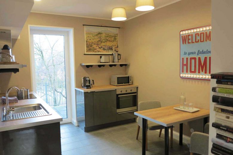 voll möblierte Wohnung mit Balkon, 1-2 Pers, inkl. Rundumservice, ruhig und zentral