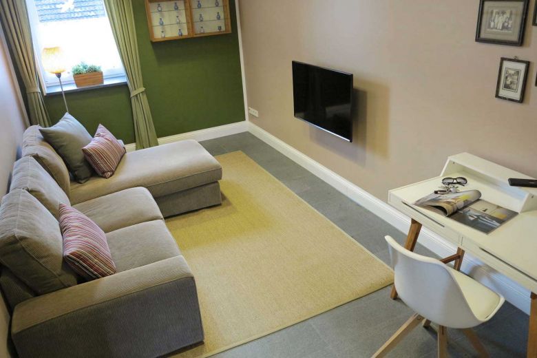 voll möblierte Wohnung mit Balkon, 1-2 Pers, inkl. Rundumservice, ruhig und zentral