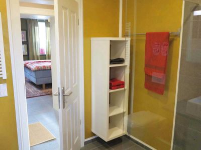 voll möblierte Wohnung mit Balkon, 1-2 Pers, inkl. Rundumservice, ruhig und zentral