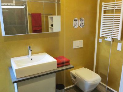 voll möblierte Wohnung mit Balkon, 1-2 Pers, inkl. Rundumservice, ruhig und zentral