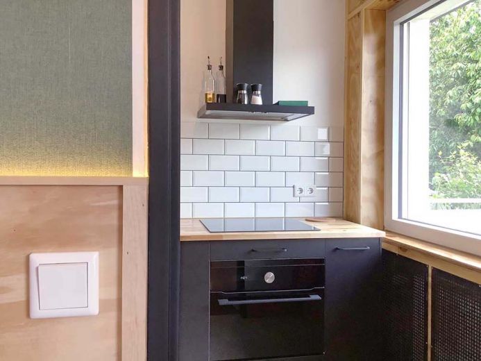 voll m&ouml;blierte Wohnung mit Balkon, 1-2 Pers, inkl. Rundumservice, ruhiges MFH