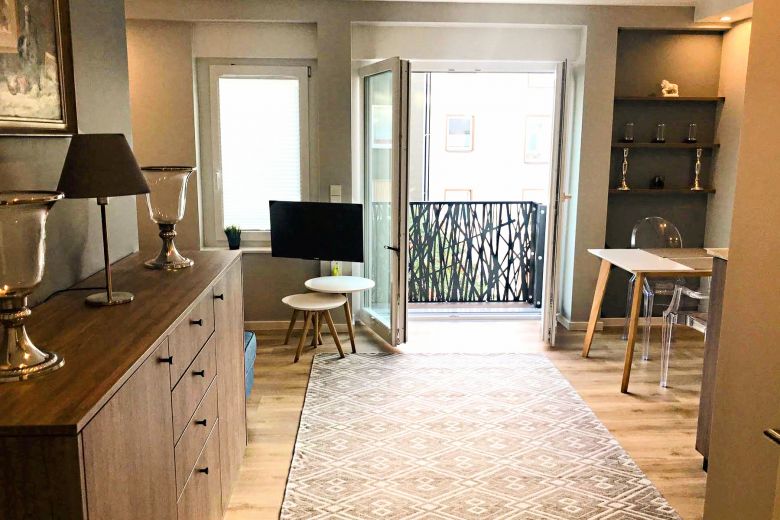 Luxus-Apartment in Pempelfort mit Balkon