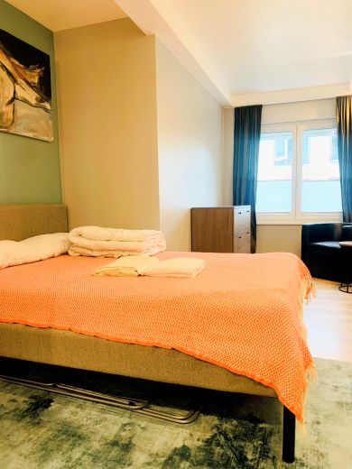 Luxus-Apartment in Pempelfort mit Balkon