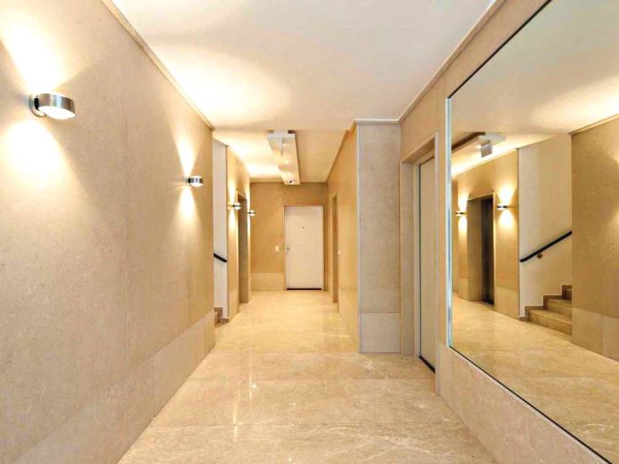 Luxus-Apartment in Pempelfort mit Balkon