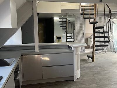 Carlstadt: Loft-Wohnung in begehrter Lage mit Einbauk&uuml;che