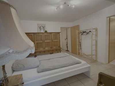 Großzügige Wohnung mit Terrasse, Garten und Autostellplatz in Kolbermoor