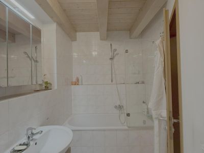 Großzügige Wohnung mit Terrasse, Garten und Autostellplatz in Kolbermoor