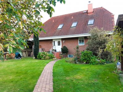 M&ouml;blierte 3-Zimmer-Wohnung in ruhiger Gr&uuml;nlage mit gro&szlig;em Garten-Vermietung auf Zeit f&uuml;r Berufspendler