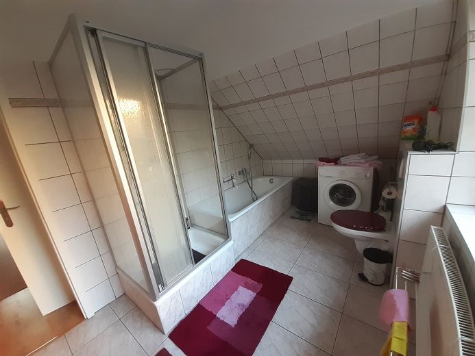 M&ouml;blierte 3-Zimmer-Wohnung in ruhiger Gr&uuml;nlage mit gro&szlig;em Garten-Vermietung auf Zeit f&uuml;r Berufspendler