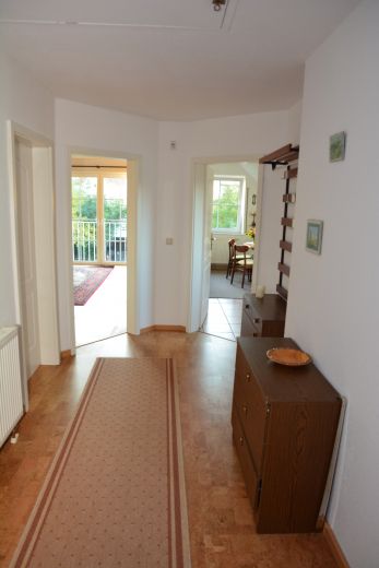 M&ouml;blierte 3-Zimmer-Wohnung in ruhiger Gr&uuml;nlage mit gro&szlig;em Garten-Vermietung auf Zeit f&uuml;r Berufspendler