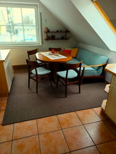 M&ouml;blierte 3-Zimmer-Wohnung in ruhiger Gr&uuml;nlage mit gro&szlig;em Garten-Vermietung auf Zeit f&uuml;r Berufspendler