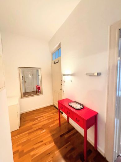 2-Zimmer-Wohnung mit Sonnenbalkon in Top Lage von Unterbilk