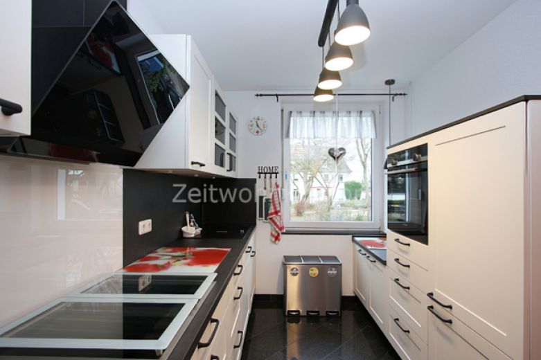 Schick modern, ruhig und zentral, mit Balkon und Garten!