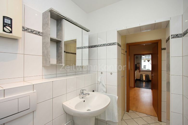 Schick modern, ruhig und zentral, mit Balkon und Garten!