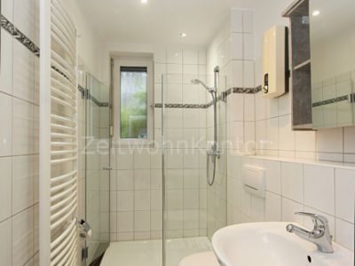 Schick modern, ruhig und zentral, mit Balkon und Garten!