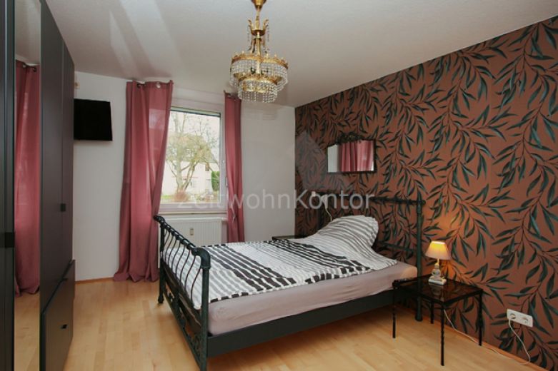 Schick modern, ruhig und zentral, mit Balkon und Garten!