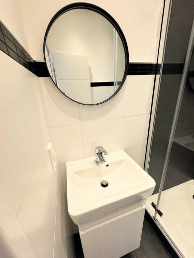 F&uuml;rstenwall: komplett saniertes 2-Zimmer-Apartment im Hinterhof