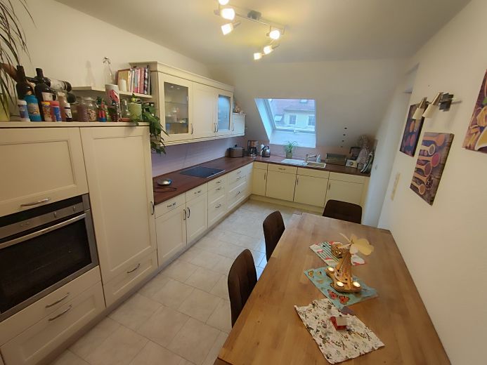 M&ouml;blierte 3-Zimmer Maisonette-Wohnung mit Balkon in Halle (Saale)