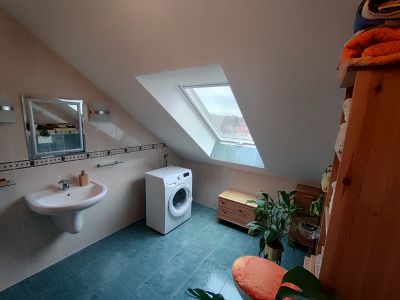 M&ouml;blierte 3-Zimmer Maisonette-Wohnung mit Balkon in Halle (Saale)