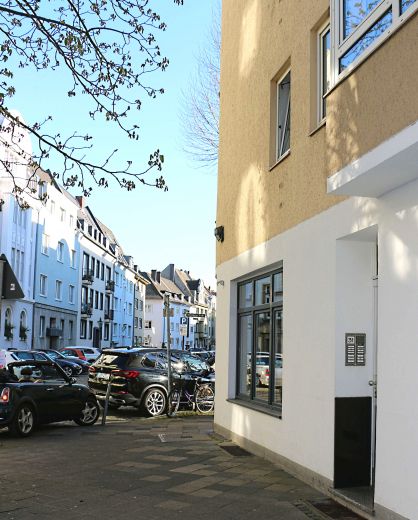 Alt-Oberkassel: Sehr schickes Apartment in Top Lage von Oberkassel