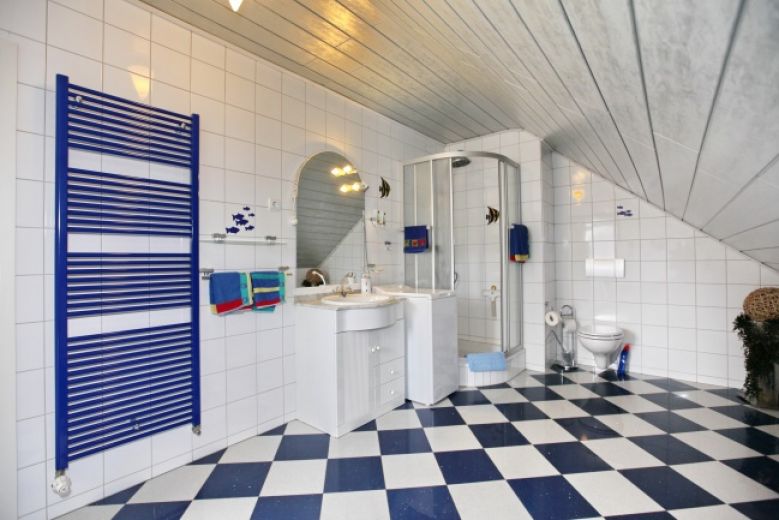 ZeitwohnKontor: Modern m&ouml;blierte 2-Raum-Whg mit Balkon und WLAN in ruhiger Gr&uuml;nlage N&auml;he Centro