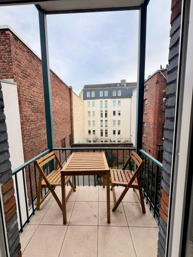 Unterbilk: Klasse Wohnung mit Balkon in Top-Lage