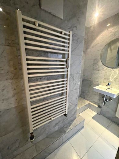 Business-Apartment mit Balkon in unmittelbarer K&ouml;-N&auml;he