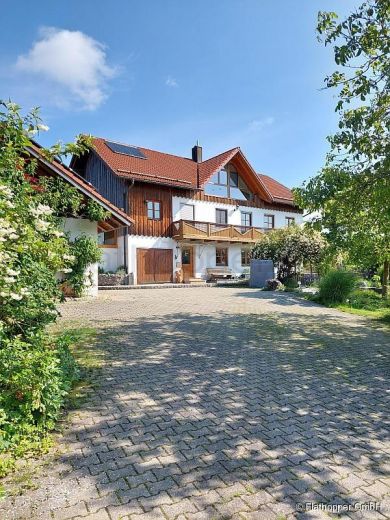 Geschmackvolle Dachgeschosswohnung N&auml;he Ampfing bei M&uuml;hldorf am Inn