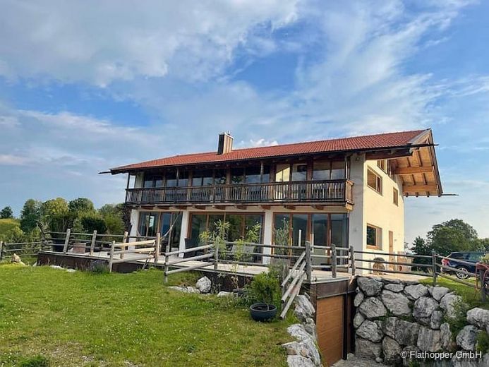 Lichtdurchflutetes Traumhaus in ruhiger Lage bei Fischbachau