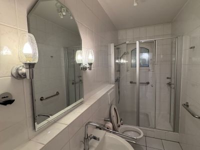 Ruhige Lage - Sehr gute Verbindung A6/A8/A1