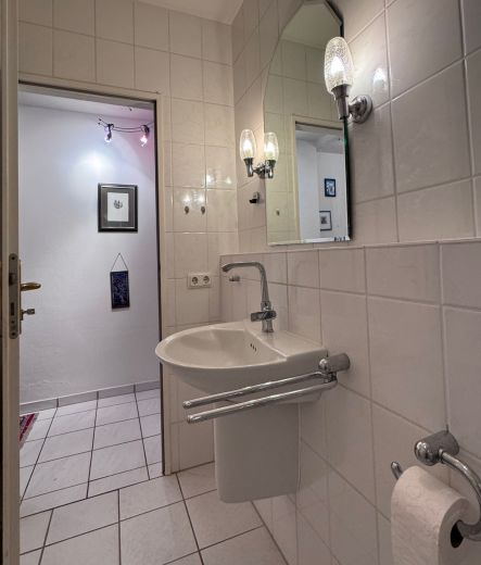 Ruhige Lage - Sehr gute Verbindung A6/A8/A1