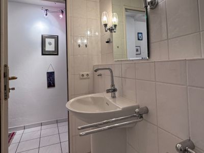 Ruhige Lage - Sehr gute Verbindung A6/A8/A1