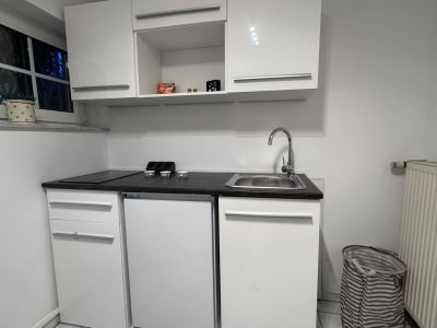 Ruhige Lage - Sehr gute Verbindung A6/A8/A1