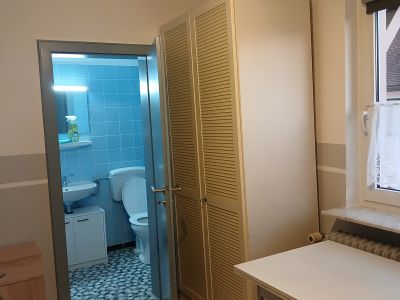 M&ouml;bliertes Zimmer,  Dusche,  WC , separater Eingang,  ruhige Lage