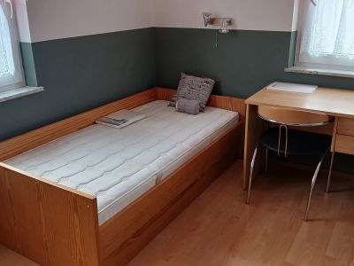 M&ouml;bliertes Zimmer,  405 Euro Warmmiete, Dusche,  WC , separater Eingang,  ruhige Lage