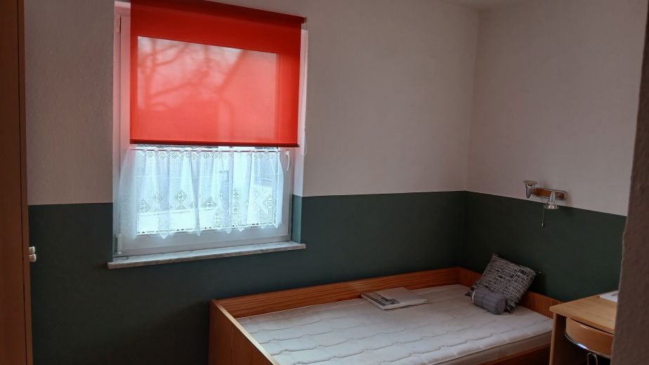 M&ouml;bliertes Zimmer,  405 Euro Warmmiete, Dusche,  WC , separater Eingang,  ruhige Lage