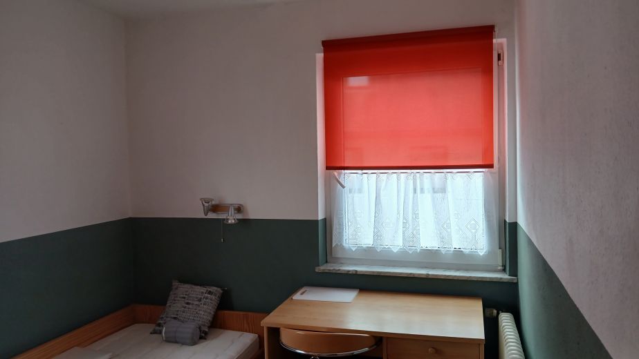 M&ouml;bliertes Zimmer,  405 Euro Warmmiete, Dusche,  WC , separater Eingang,  ruhige Lage