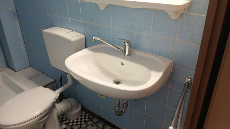 M&ouml;bliertes Zimmer,  405 Euro Warmmiete, Dusche,  WC , separater Eingang,  ruhige Lage