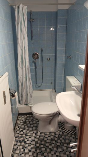 M&ouml;bliertes Zimmer,  405 Euro Warmmiete, Dusche,  WC , separater Eingang,  ruhige Lage