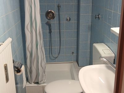 M&ouml;bliertes Zimmer,  405 Euro Warmmiete, Dusche,  WC , separater Eingang,  ruhige Lage