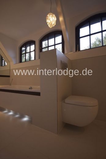 INTERLODGE Traumhafte Loftwohnung in herrschaftlicher Villa in Neuss - Holzheim
