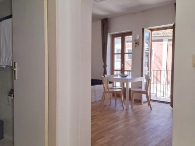 TOP Apartment mit Balkon und neuer Einrichtung - Rosenheim Zentrum