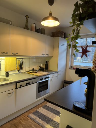 Zwischenmiete 3 Zimmer 90qm Whg m&ouml;bliert ab 03/26