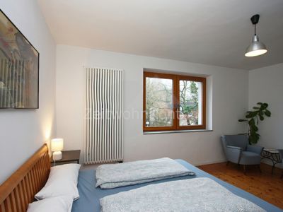 Schick m&ouml;bliert, zwei Schlafzimmer, gro&szlig;e Terrasse, Garagenstellplatz