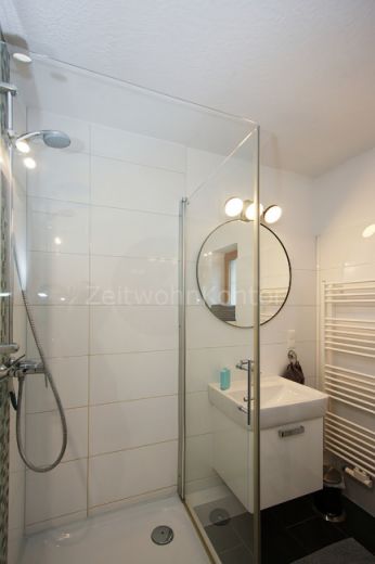 Schick m&ouml;bliert, zwei Schlafzimmer, gro&szlig;e Terrasse, Garagenstellplatz