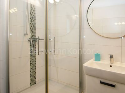 Schick m&ouml;bliert, zwei Schlafzimmer, gro&szlig;e Terrasse, Garagenstellplatz