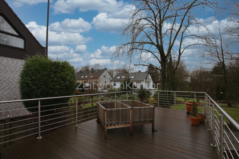 Schick m&ouml;bliert, zwei Schlafzimmer, gro&szlig;e Terrasse, Garagenstellplatz